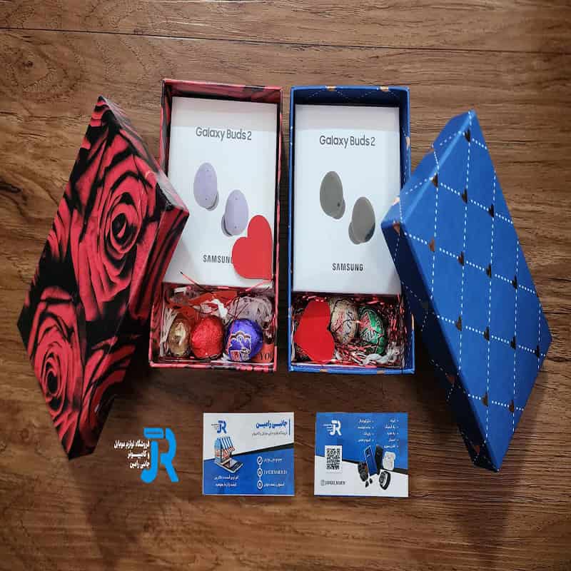 پک هدیه (باکس هدیه + Galaxy Buds 2 + شکلات + تزیینات)