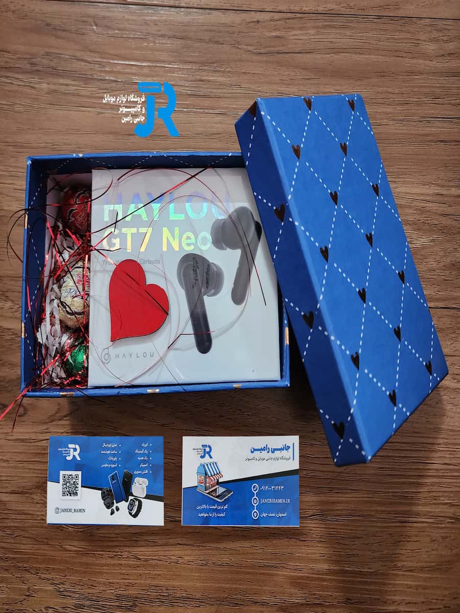 پک هدیه (باکس هدیه + Galaxy Buds Pro + شکلات + تزیینات)